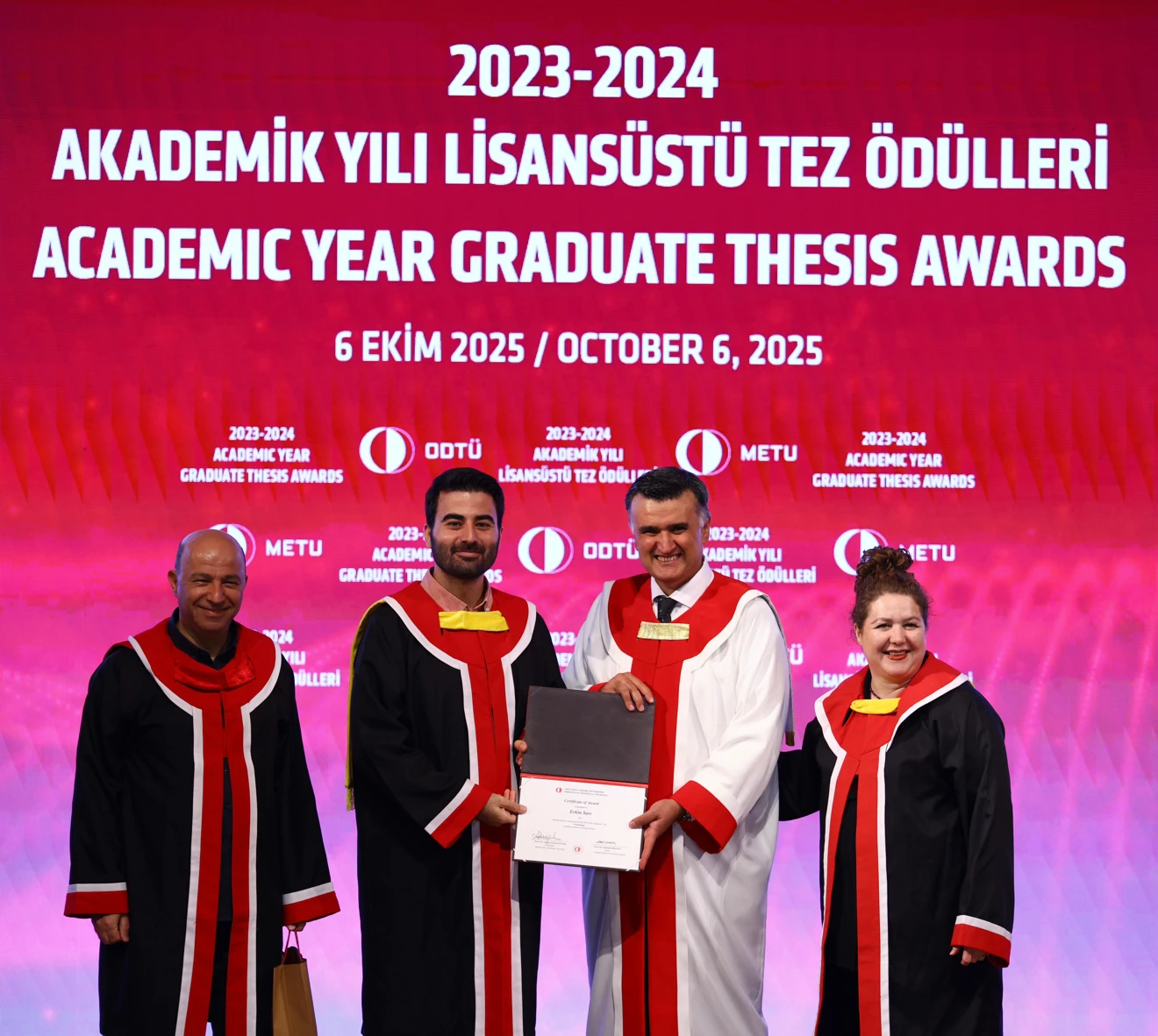 Bölümümüz araştırma görevlisi Dr. Erkin Sarı, doktora tezi ile ODTÜ Lisansüstü Tez Ödülleri kapsamında ödüle layık görülmüştür.